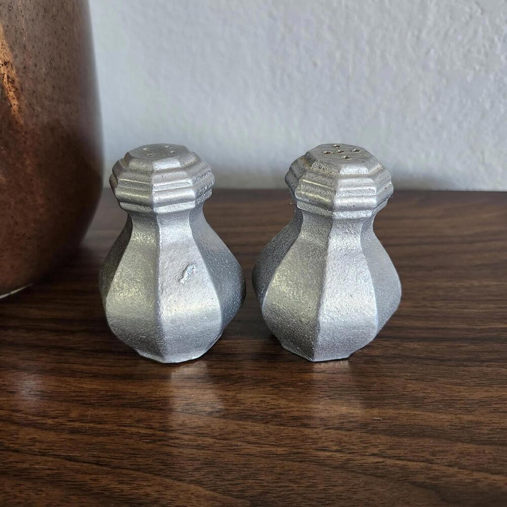Vintage International Silver Craftmetal Salt & Pepper Shakers Pot Belly Pewter